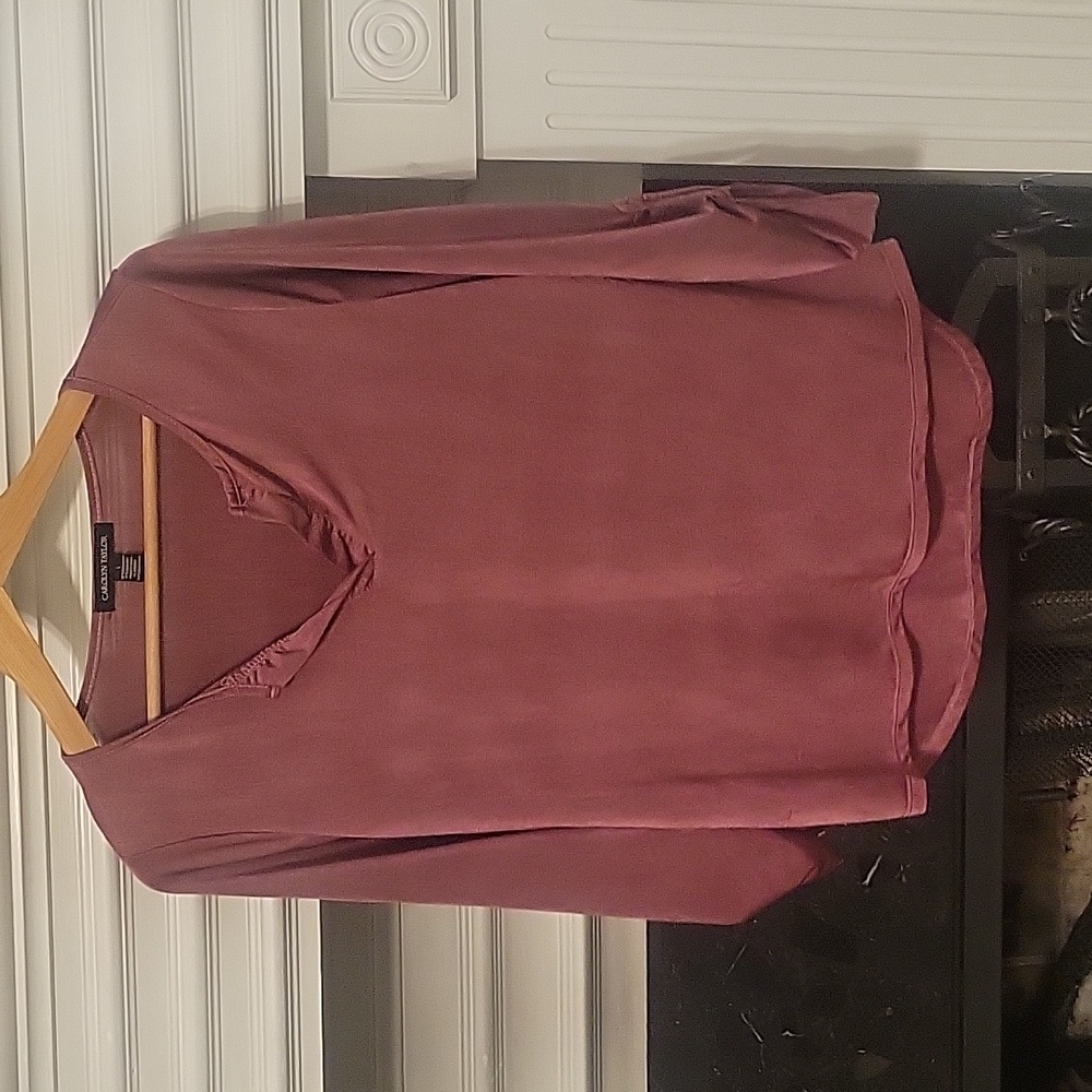 Carolyn Taylor sheer rose/pink v-neck blouse, sz L